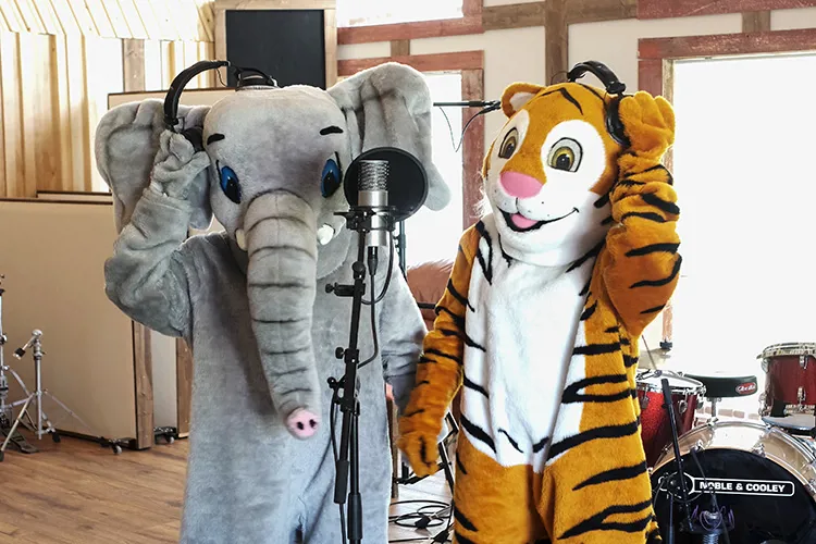 Ellie Og Timba Musikk Karusell