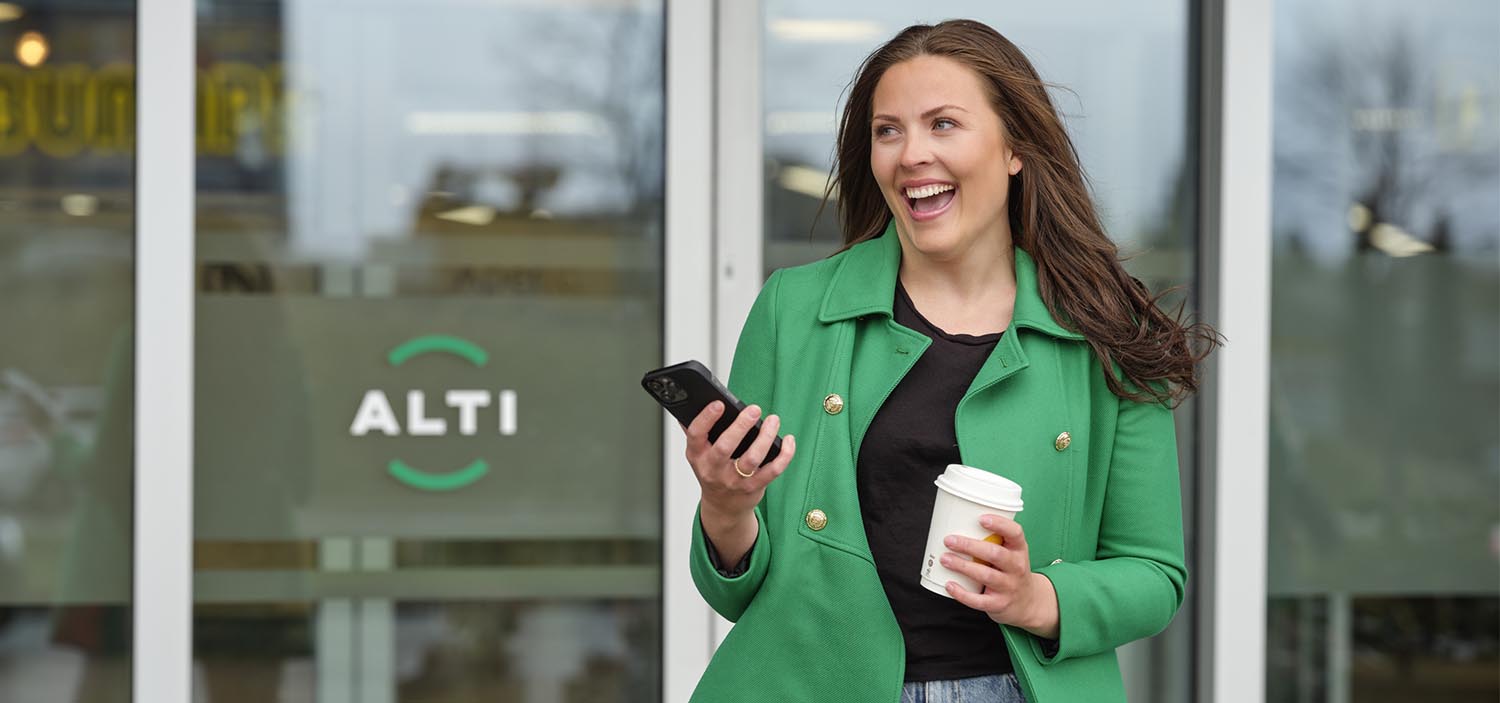 Kundeklubb Dame Med Mobil Ute Alti TB