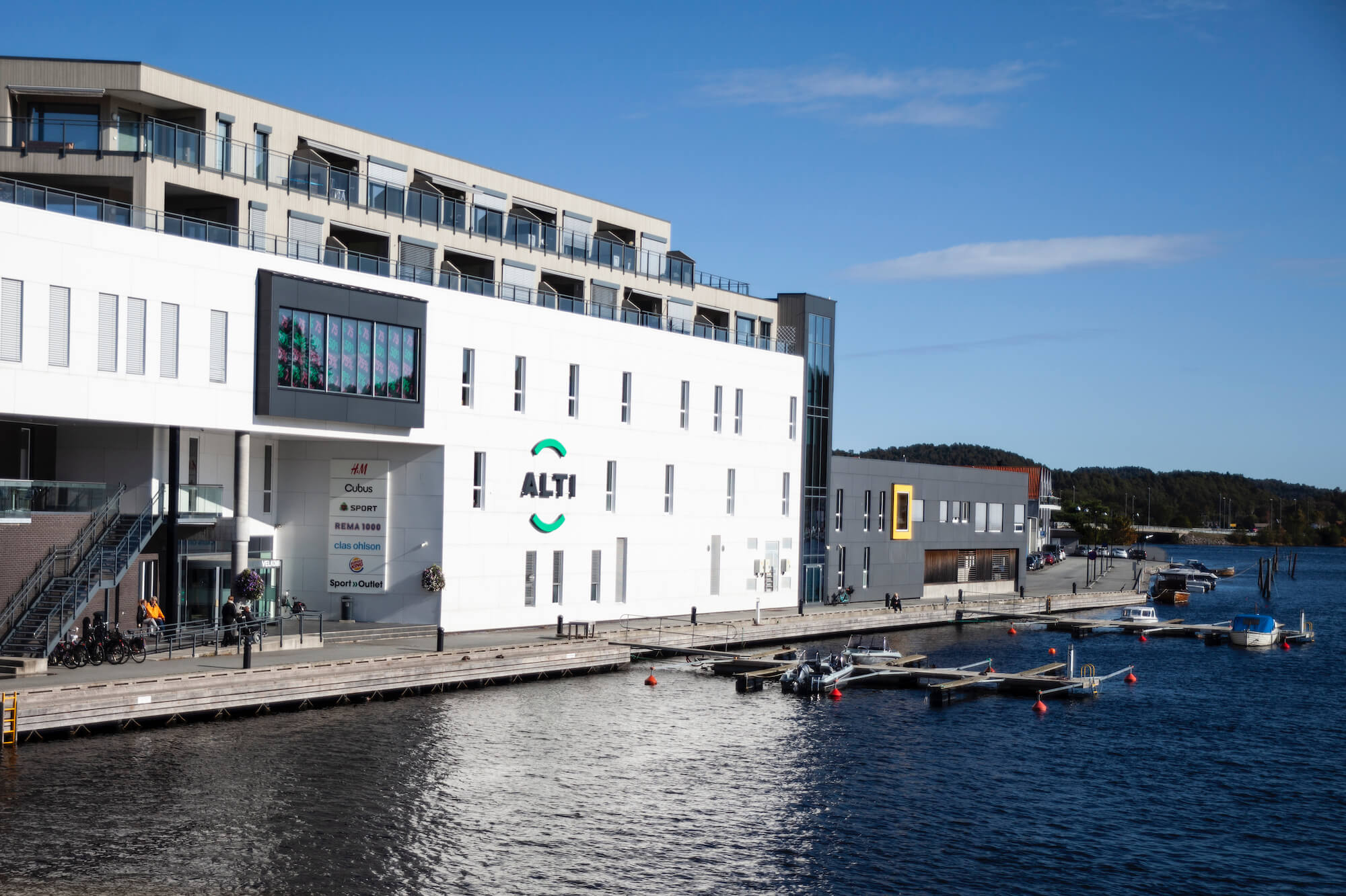 Alti Mandal fasade mot elva