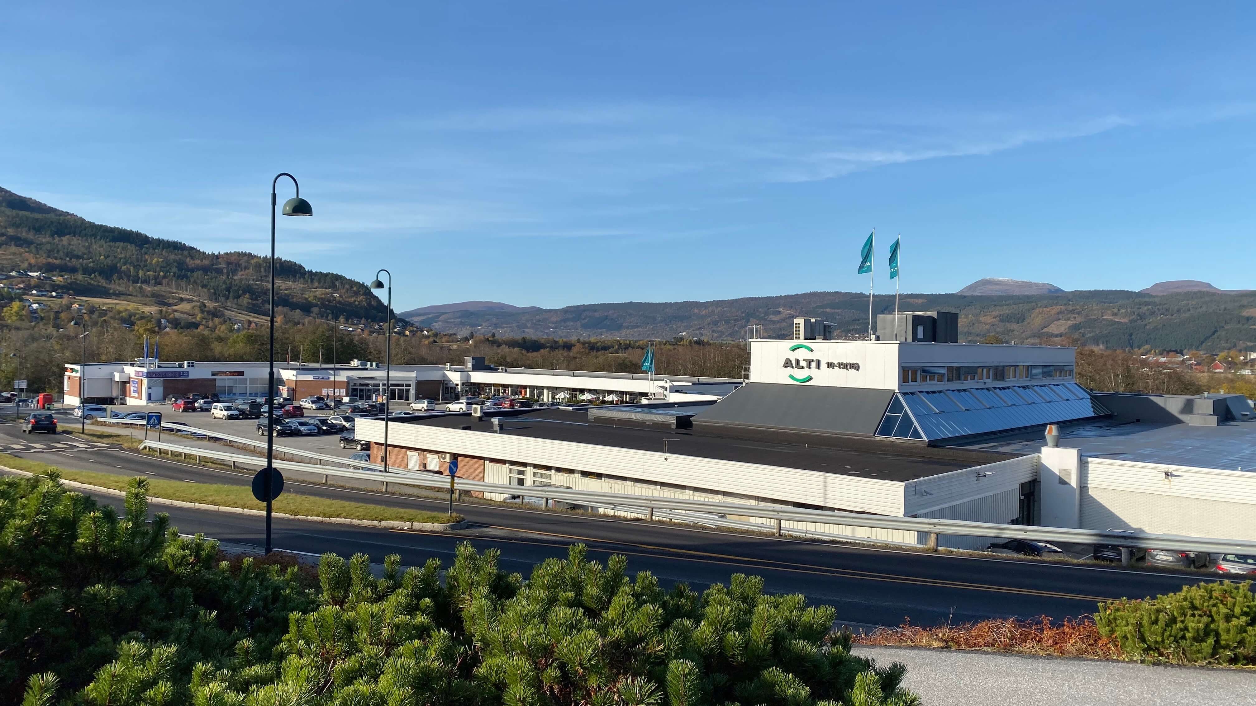 Alti Surnadal oversiktsbilde fra vei