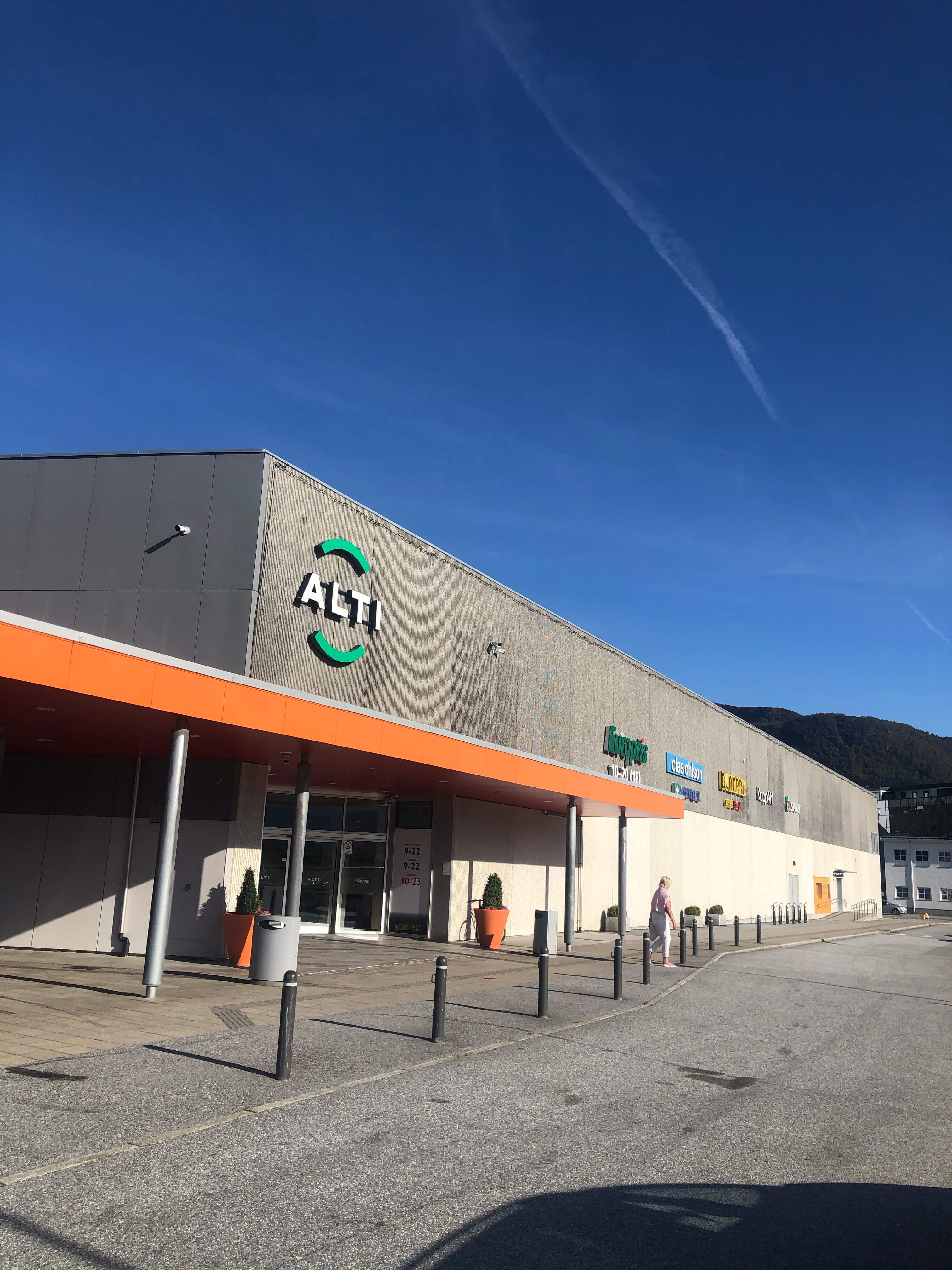 Alti Ørsta fasade og inngangsparti