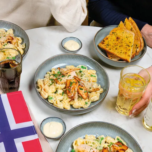 Jordbærpikene Kremet Pasta Deal U8 10