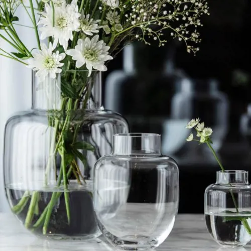 Kitchn Magnor Vase 30.4 18.6