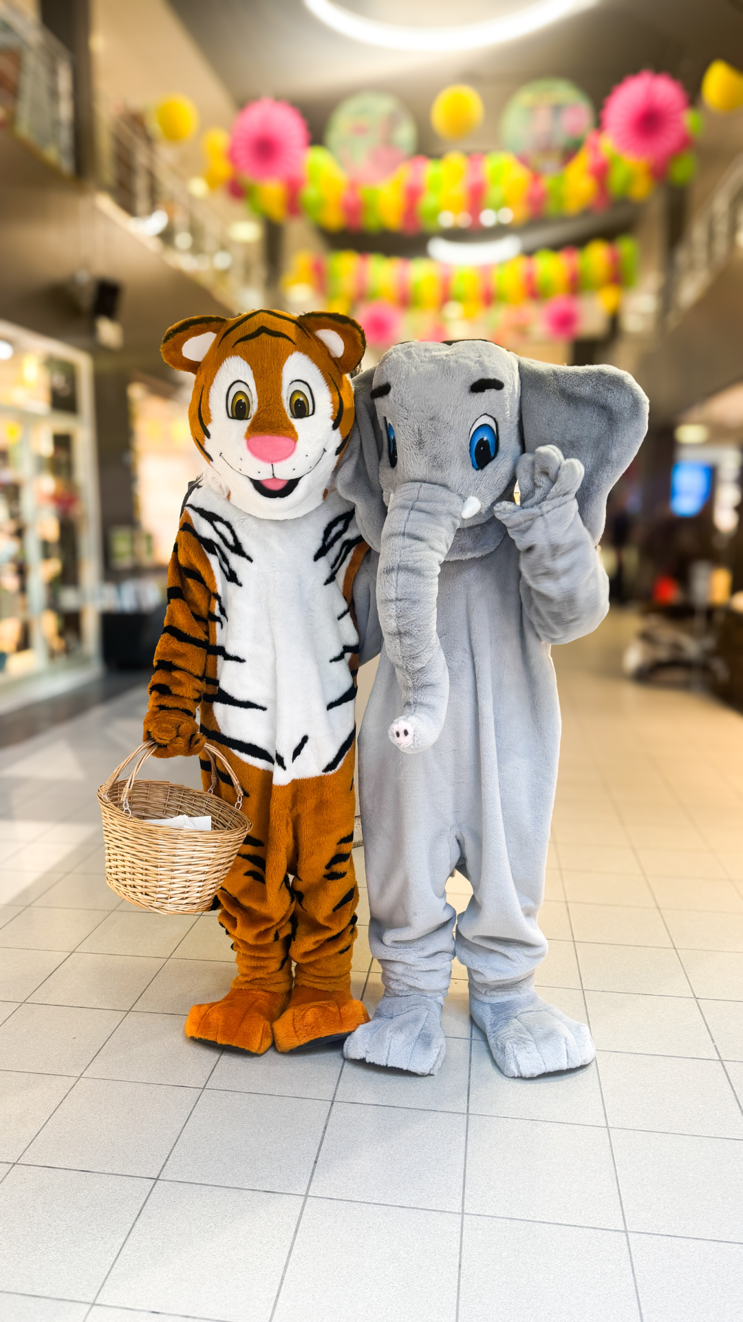 Ellie Og Timba Er På Senteret!