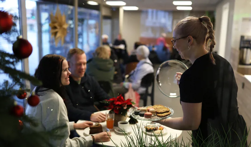 Tinholt Lietorvet 1 Karusell Stemining Kafe